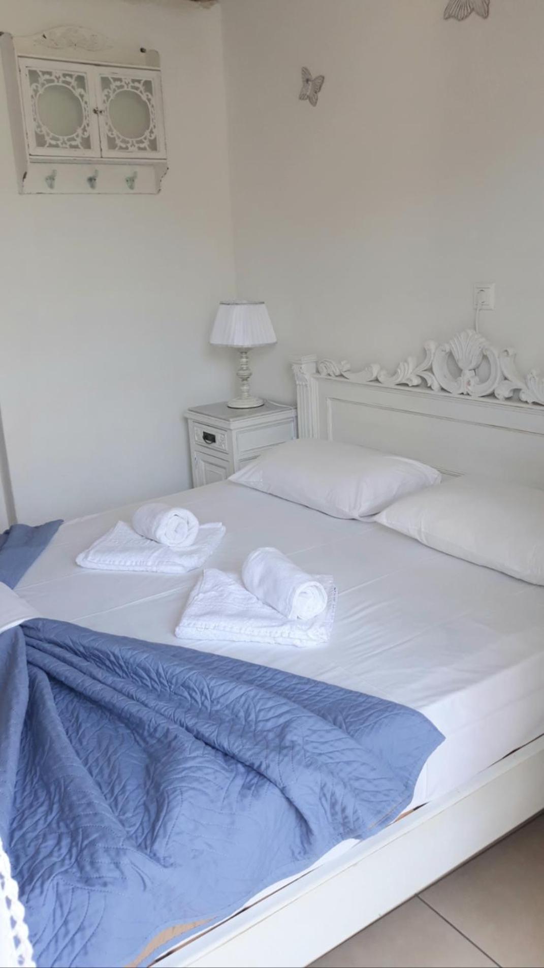 Christos Rooms Paleohóra Szoba fotó