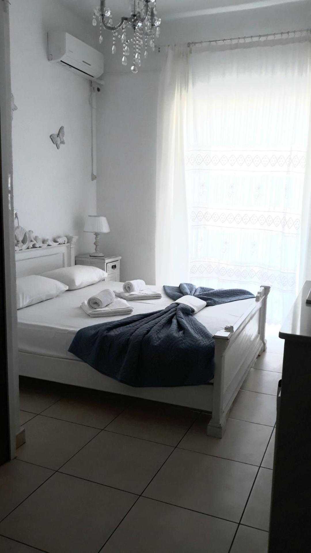 Christos Rooms Paleohóra Szoba fotó